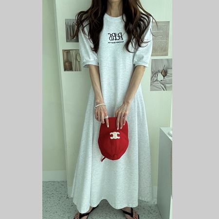 Dongdaemum Women’s Dresses, a testament to the elegance and quality of wholesale Korean fashion.