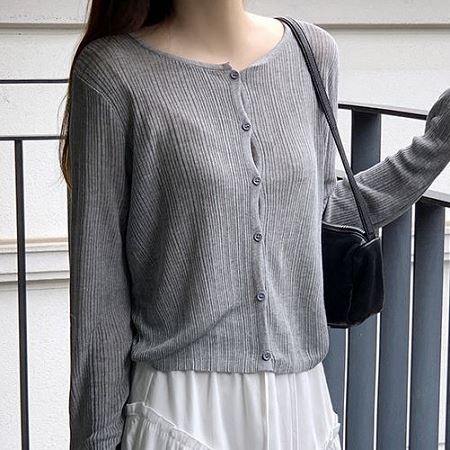 Dongdaemum Women’s Coats & Jackets, a testament to the elegance and quality of wholesale Korean fashion.