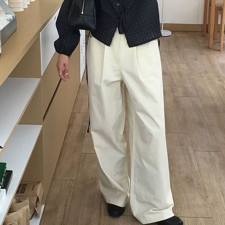 Dongdaemum Women’s Pants, a testament to the elegance and quality of wholesale Korean fashion.