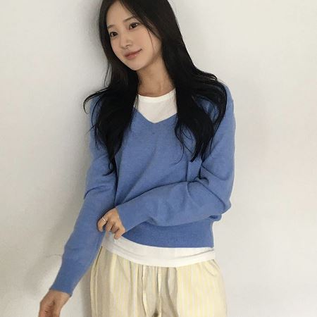 Dongdaemum Women’s One-Pieces, a testament to the elegance and quality of wholesale Korean fashion.