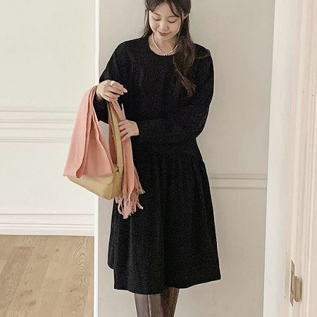 Dongdaemum Women’s Dresses, a testament to the elegance and quality of wholesale Korean fashion.