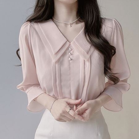 Dongdaemum Women’s Shirts, Tops & T-Shirts, a testament to the elegance and quality of wholesale Korean fashion.