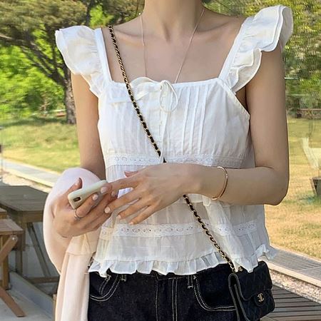 Dongdaemum Women’s Shirts, Tops & T-Shirts, a testament to the elegance and quality of wholesale Korean fashion.