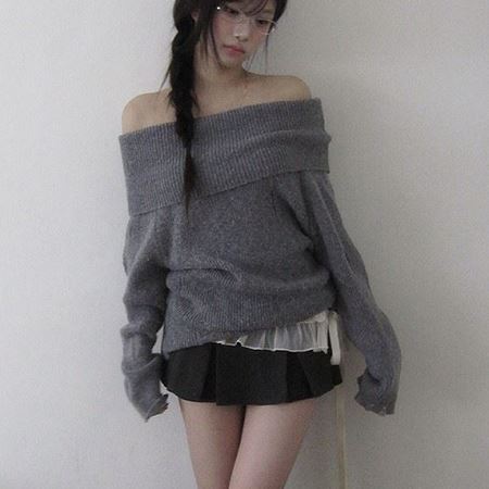 Dongdaemum Women’s Shirts, Tops & T-Shirts, a testament to the elegance and quality of wholesale Korean fashion.