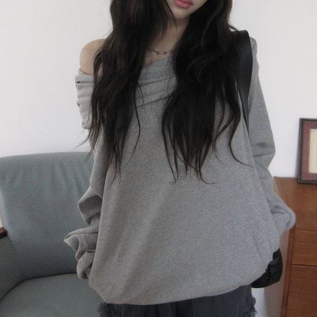 Dongdaemum Women’s Shirts, Tops & T-Shirts, a testament to the elegance and quality of wholesale Korean fashion.