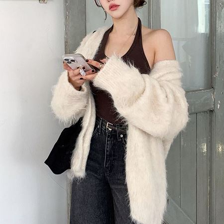 Dongdaemum Women’s One-Pieces, a testament to the elegance and quality of wholesale Korean fashion.