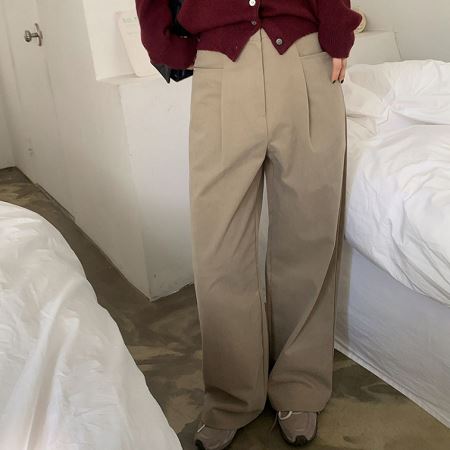 Dongdaemum Women’s Pants, a testament to the elegance and quality of wholesale Korean fashion.