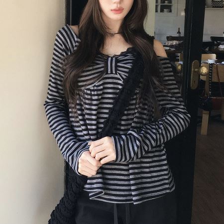 Dongdaemum Women’s Shirts, Tops & T-Shirts, a testament to the elegance and quality of wholesale Korean fashion.