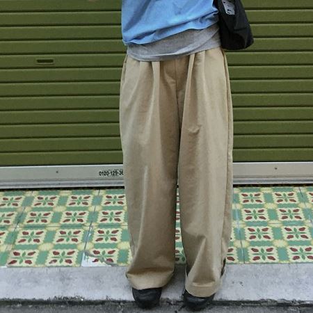 Dongdaemum Women’s Pants, a testament to the elegance and quality of wholesale Korean fashion.