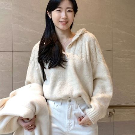 Dongdaemum Women’s Shirts, Tops & T-Shirts, a testament to the elegance and quality of wholesale Korean fashion.