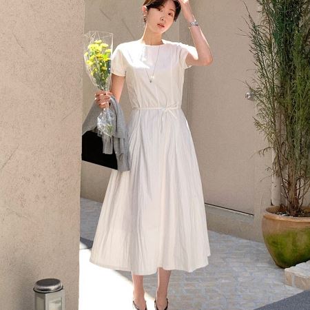 Dongdaemum Women’s Dresses, a testament to the elegance and quality of wholesale Korean fashion.