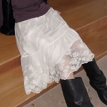 Dongdaemum Women’s Dresses, a testament to the elegance and quality of wholesale Korean fashion.