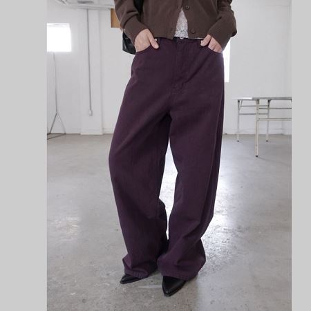 Dongdaemum Women’s Pants, a testament to the elegance and quality of wholesale Korean fashion.