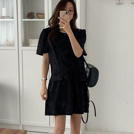 Dongdaemum Women’s Dresses, a testament to the elegance and quality of wholesale Korean fashion.
