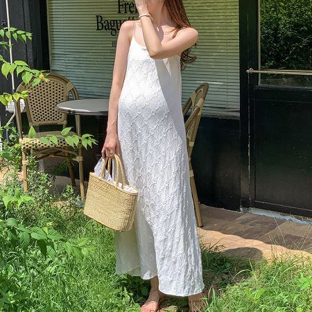 Dongdaemum Women’s Dresses, a testament to the elegance and quality of wholesale Korean fashion.