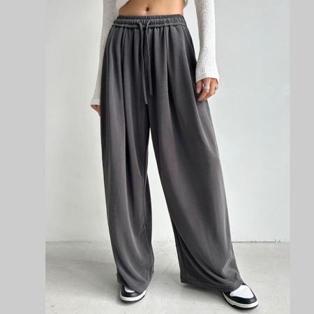 Dongdaemum Women’s Pants, a testament to the elegance and quality of wholesale Korean fashion.