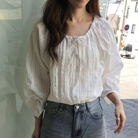 Dongdaemum Women’s Shirts, Tops & T-Shirts, a testament to the elegance and quality of wholesale Korean fashion.