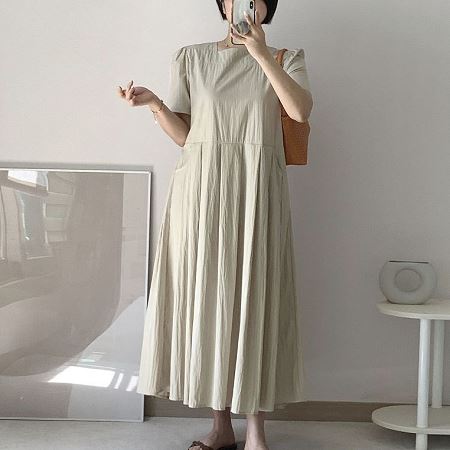 Dongdaemum Women’s Dresses, a testament to the elegance and quality of wholesale Korean fashion.