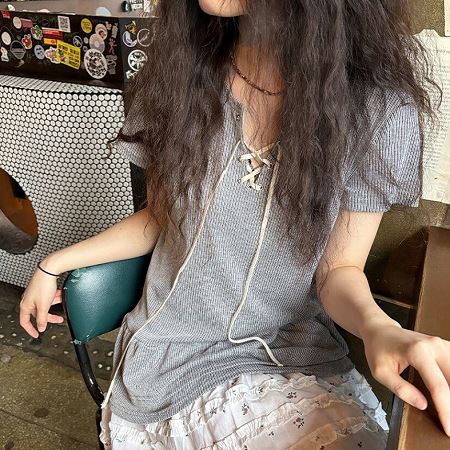 Dongdaemum Women’s Shirts, Tops & T-Shirts, a testament to the elegance and quality of wholesale Korean fashion.