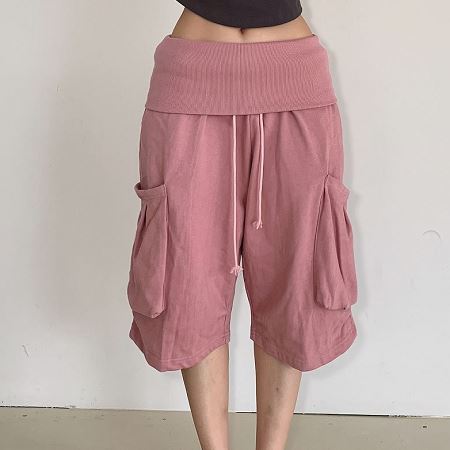 Dongdaemum Women’s Pants, a testament to the elegance and quality of wholesale Korean fashion.