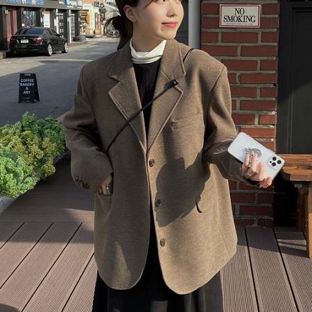 Dongdaemum Women’s Coats & Jackets, a testament to the elegance and quality of wholesale Korean fashion.