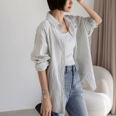 Dongdaemum Women’s Shirts, Tops & T-Shirts, a testament to the elegance and quality of wholesale Korean fashion.