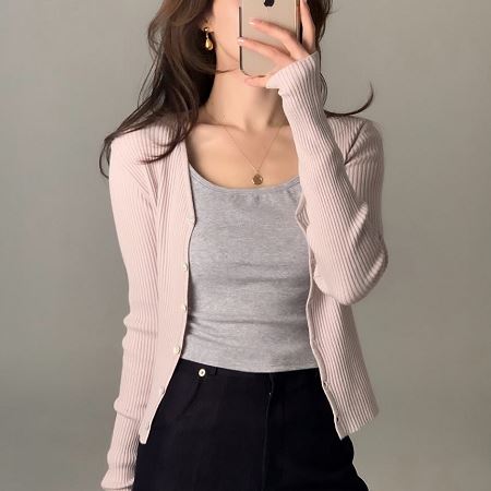 Dongdaemum Women’s Coats & Jackets, a testament to the elegance and quality of wholesale Korean fashion.