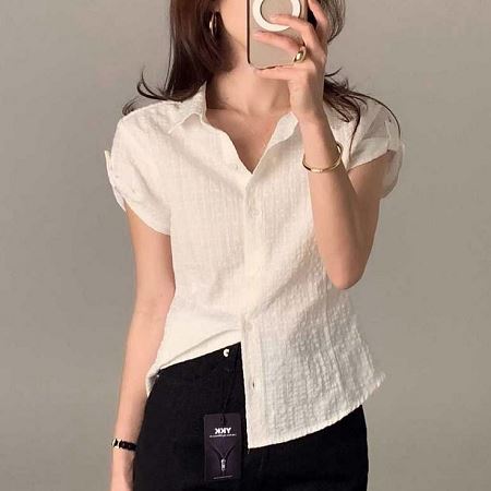 Dongdaemum Women’s Shirts, Tops & T-Shirts, a testament to the elegance and quality of wholesale Korean fashion.