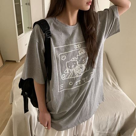 Dongdaemum Women’s Shirts, Tops & T-Shirts, a testament to the elegance and quality of wholesale Korean fashion.