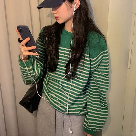 Dongdaemum Women’s Shirts, Tops & T-Shirts, a testament to the elegance and quality of wholesale Korean fashion.