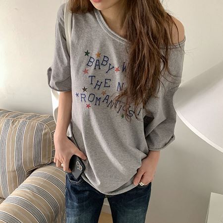 Dongdaemum Women’s Shirts, Tops & T-Shirts, a testament to the elegance and quality of wholesale Korean fashion.