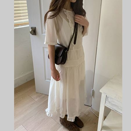 Dongdaemum Women’s Dresses, a testament to the elegance and quality of wholesale Korean fashion.
