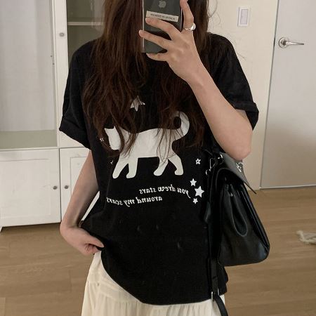 Dongdaemum Women’s Shirts, Tops & T-Shirts, a testament to the elegance and quality of wholesale Korean fashion.