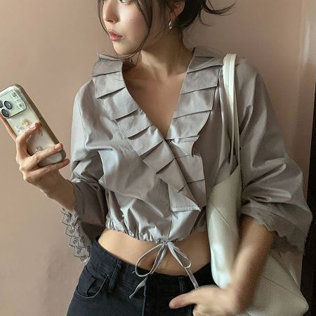 Dongdaemum Women’s Shirts, Tops & T-Shirts, a testament to the elegance and quality of wholesale Korean fashion.
