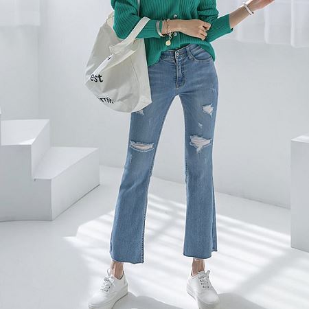 Dongdaemum Women’s Pants, a testament to the elegance and quality of wholesale Korean fashion.