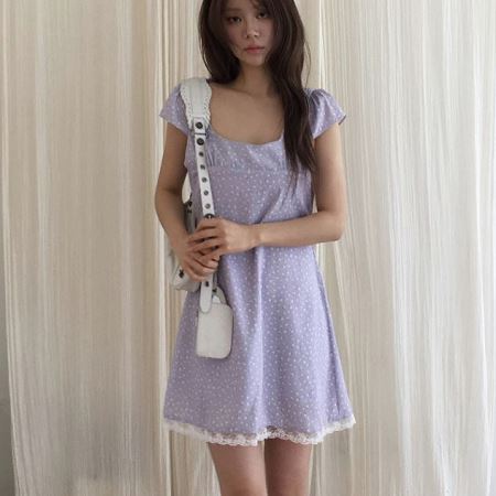 Dongdaemum Women’s Dresses, a testament to the elegance and quality of wholesale Korean fashion.