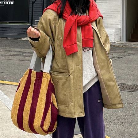 Dongdaemum Women’s Coats & Jackets, a testament to the elegance and quality of wholesale Korean fashion.