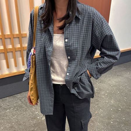 Dongdaemum Women’s Shirts, Tops & T-Shirts, a testament to the elegance and quality of wholesale Korean fashion.