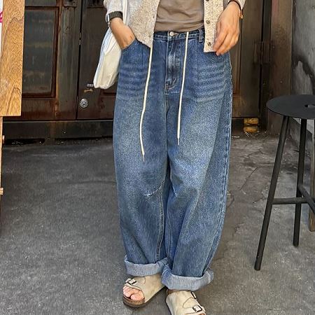 Dongdaemum Women’s Pants, a testament to the elegance and quality of wholesale Korean fashion.