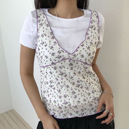 Dongdaemum Women’s Shirts, Tops & T-Shirts, a testament to the elegance and quality of wholesale Korean fashion.