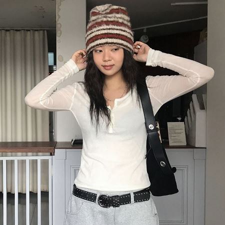 Dongdaemum Women’s One-Pieces, a testament to the elegance and quality of wholesale Korean fashion.