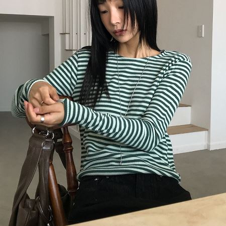 Dongdaemum Women’s Shirts, Tops & T-Shirts, a testament to the elegance and quality of wholesale Korean fashion.