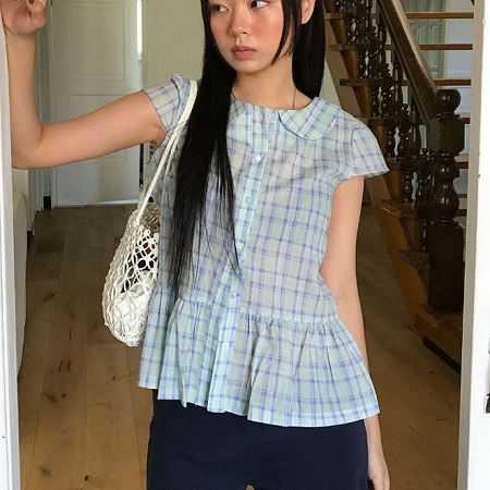 Dongdaemum Women’s Shirts, Tops & T-Shirts, a testament to the elegance and quality of wholesale Korean fashion.