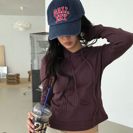 Dongdaemum Women’s Shirts, Tops & T-Shirts, a testament to the elegance and quality of wholesale Korean fashion.