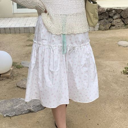 Dongdaemum Women’s Dresses, a testament to the elegance and quality of wholesale Korean fashion.