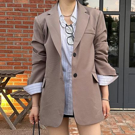 Dongdaemum Women’s Coats & Jackets, a testament to the elegance and quality of wholesale Korean fashion.