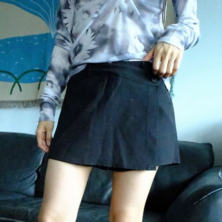 Dongdaemum Women’s Pants, a testament to the elegance and quality of wholesale Korean fashion.