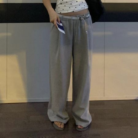 Dongdaemum Women’s Pants, a testament to the elegance and quality of wholesale Korean fashion.