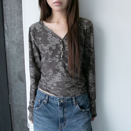Dongdaemum Women’s Shirts, Tops & T-Shirts, a testament to the elegance and quality of wholesale Korean fashion.
