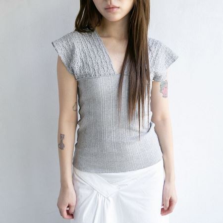 Dongdaemum Women’s Shirts, Tops & T-Shirts, a testament to the elegance and quality of wholesale Korean fashion.